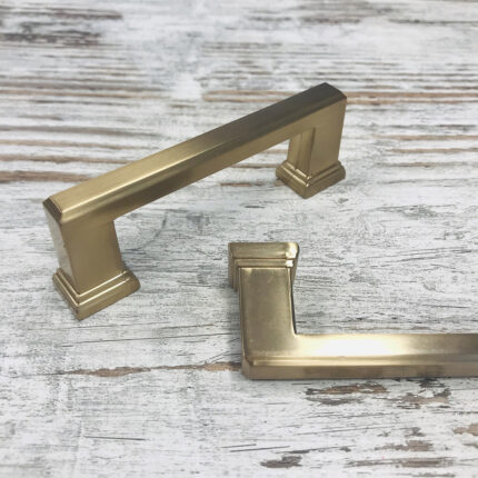 Cleopatra Shaker Cabinet Handle Champagne Gold