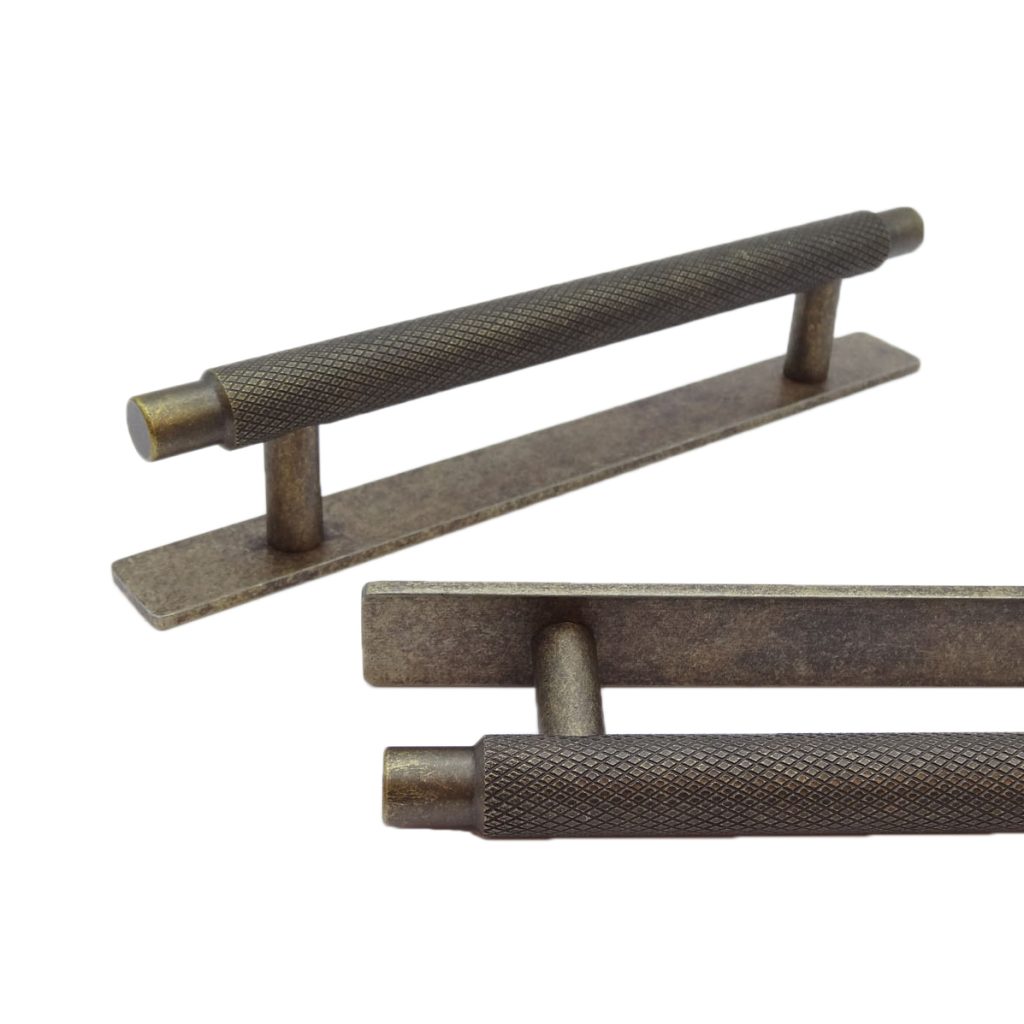 The Kethy Herning Antique Bronze Knurled handle is a luxury handle with matching back plate